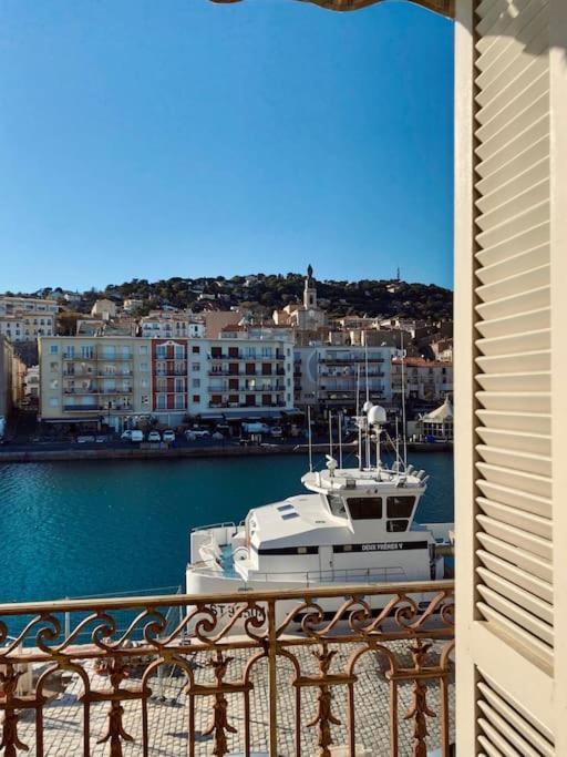 Georgio Grand appartement traversant avec vue canal et parking Sète Extérieur photo